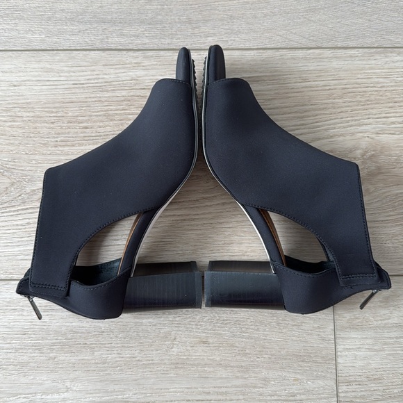 Donald Pliner Panina Black Bootie size 8 - Picture 8 of 9